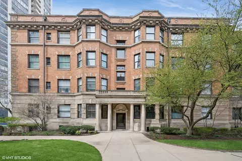 700 W Irving Park Rd #A1, Chicago, IL 60613