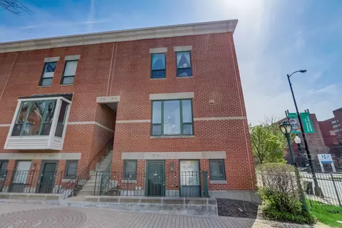 727 S Ashland Ave #B, Chicago, IL 60607