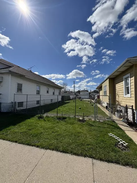 5433 W 30th St, Cicero, IL 60804