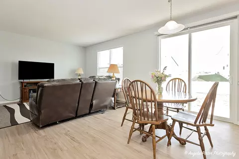 Dining - 2406 Truman Trl, Mchenry, IL 60050 photo 2 of 2