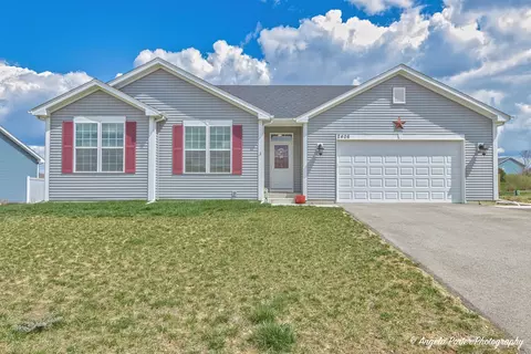 2406 Truman Trl, Mchenry, IL 60050