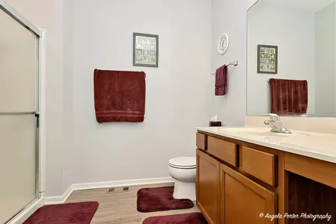 Bath - 2406 Truman Trl, Mchenry, IL 60050 photo 1 of 2