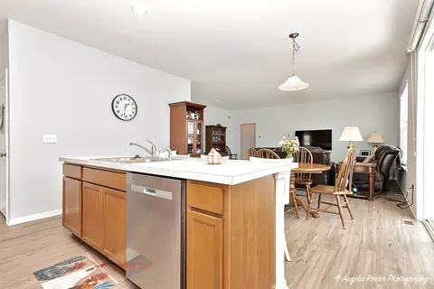 Kitchen - 2406 Truman Trl, Mchenry, IL 60050 photo 3 of 4