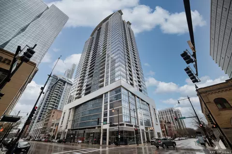 100 E 14th St #805, Chicago, IL 60605