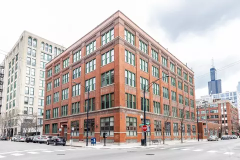331 S Peoria St #301, Chicago, IL 60607