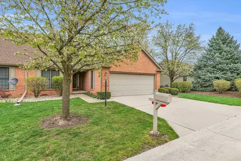 1611 Broadmoor Dr #1611, Champaign, IL 61821
