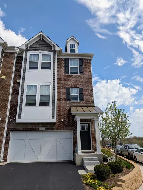 916 Coletta Cir, Naperville, IL 60563