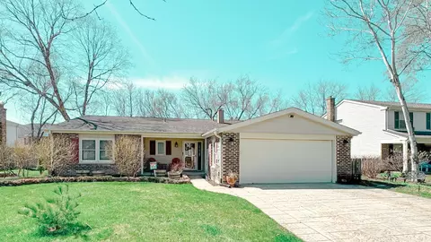 1105 Juniper Pkwy, Libertyville, IL 60048