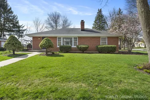 606 Ravine Rd, Hinsdale, IL 60521