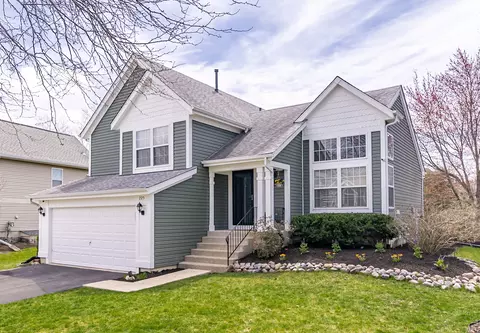 225 Penny Ln, Grayslake, IL 60030