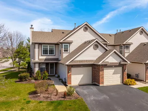 1972 Lilac Ct, Schaumburg, IL 60193