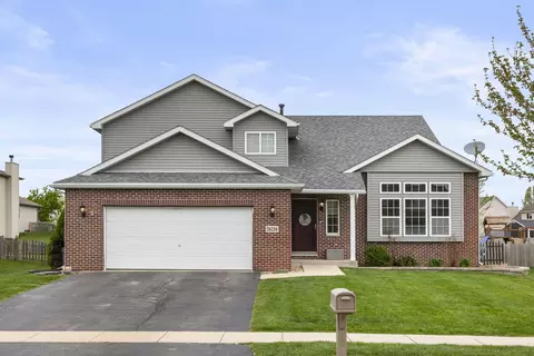 26216 S Evergreen Ln, Channahon, IL 60410