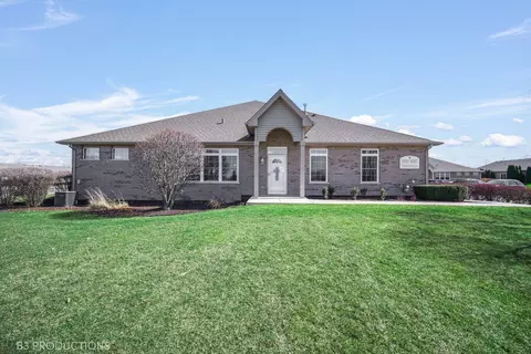 10501 Thornham Ln, Mokena, IL 60448