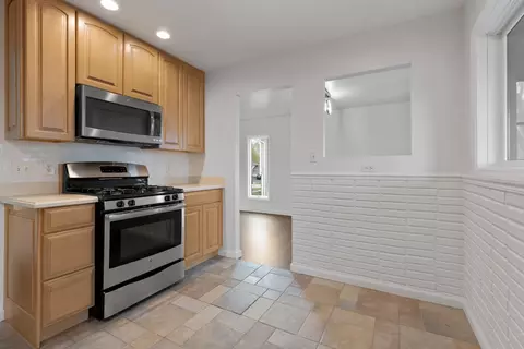 Kitchen - 2010 Carleton Rd, Hoffman Estates, IL 60169 photo 1 of 3