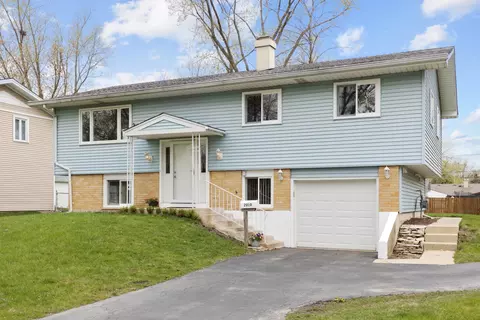 Exterior - 2010 Carleton Rd, Hoffman Estates, IL 60169 photo 2 of 5