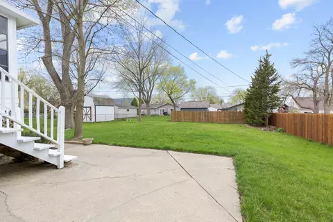 Exterior - 2010 Carleton Rd, Hoffman Estates, IL 60169 photo 4 of 5
