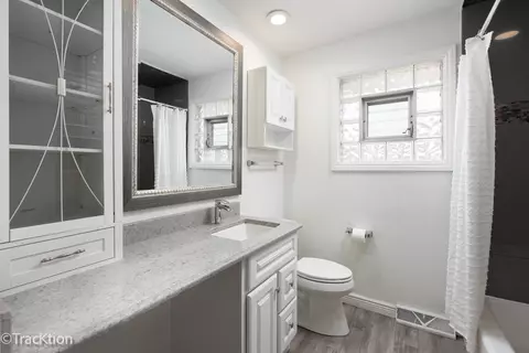 338 67th St, Willowbrook, IL 60527 photo 9