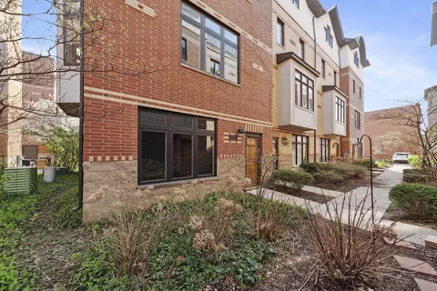 1026 Alexander Ln, Oak Park, IL 60302