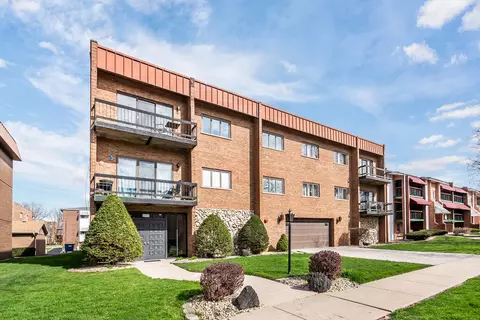 9627 Kedvale Ave #304, Oak Lawn, IL 60453