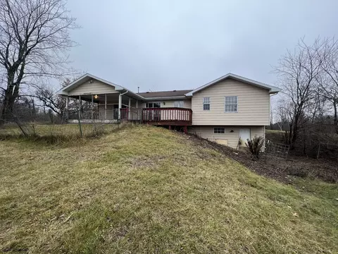 Exterior - 5307 Irish Ln, Harvard, IL 60033 photo 4 of 20