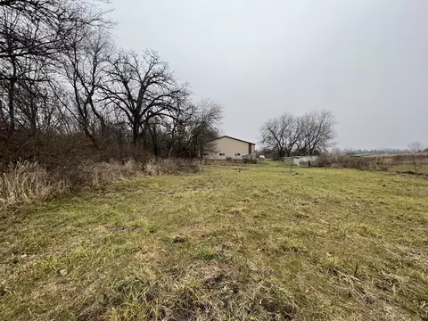 Exterior - 5307 Irish Ln, Harvard, IL 60033 photo 17 of 20