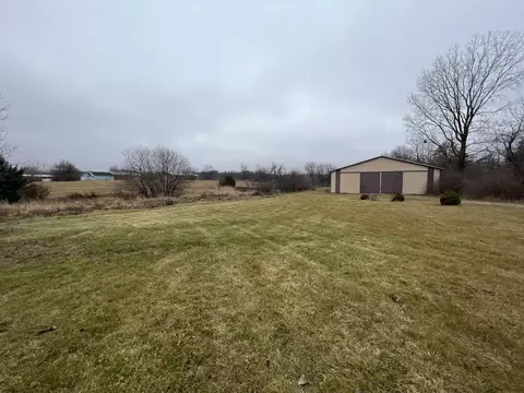Exterior - 5307 Irish Ln, Harvard, IL 60033 photo 3 of 20