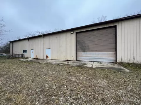 Exterior - 5307 Irish Ln, Harvard, IL 60033 photo 6 of 20