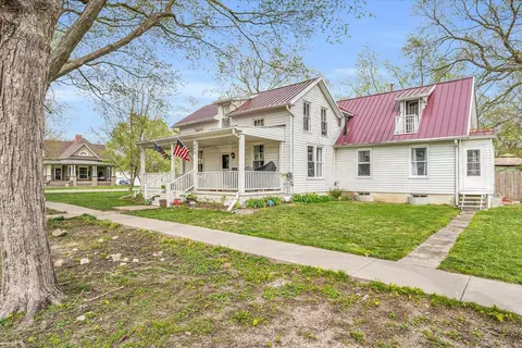400 S Piatt St, Bement, IL 61813