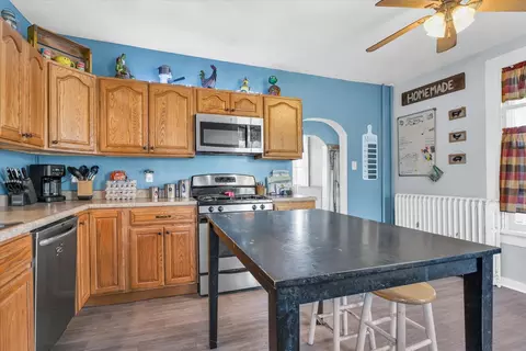 Kitchen - 400 S Piatt St, Bement, IL 61813 photo 4 of 5