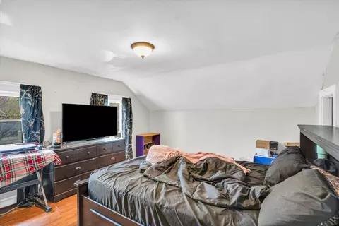 Bedroom - 400 S Piatt St, Bement, IL 61813 photo 6 of 7