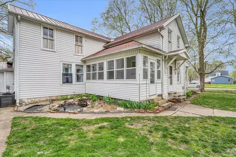 Exterior - 400 S Piatt St, Bement, IL 61813 photo 7 of 13