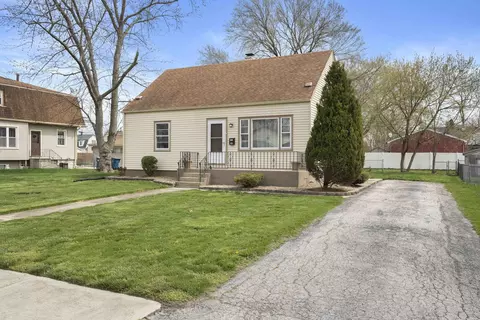 3735 Park Ave, Steger, IL 60475