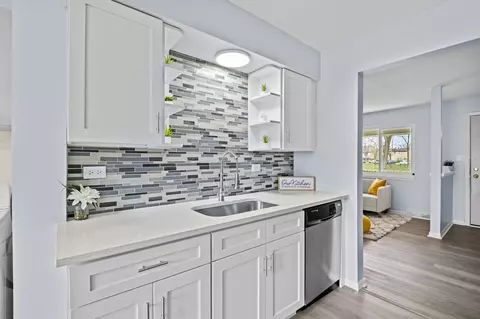 801 Valley Stream Dr #C, Wheeling, IL 60090 photo 7