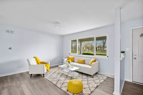 801 Valley Stream Dr #C, Wheeling, IL 60090 photo 2