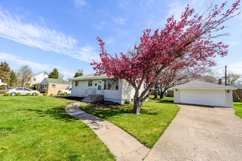 2515 Rusty Dr, Des Plaines, IL 60018