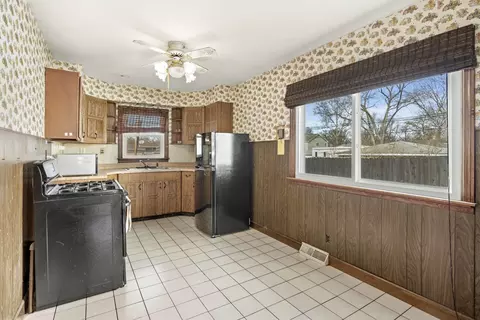 Kitchen - 141 Richton Rd, Steger, IL 60475 photo 3 of 3