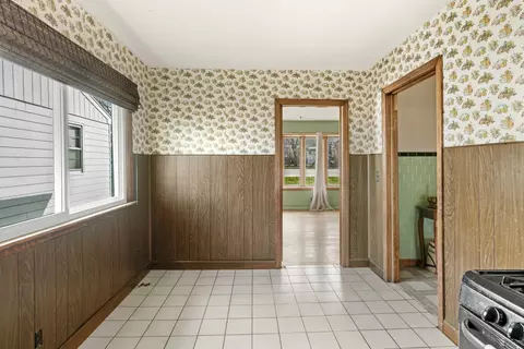 Kitchen - 141 Richton Rd, Steger, IL 60475 photo 2 of 3