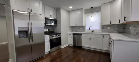 Kitchen - 3848 153rd Pl, Midlothian, IL 60445 photo 1 of 2