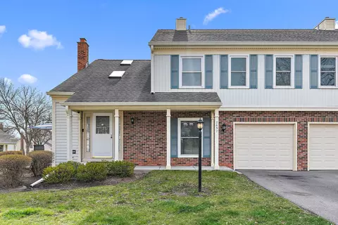 2657 College Hill Cir, Schaumburg, IL 60173