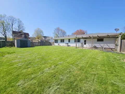 Exterior - 401 E Park St, Morrison, IL 61270 photo 5 of 7