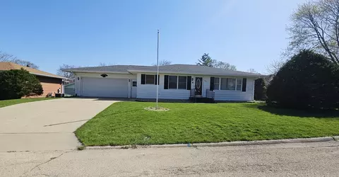401 E Park St, Morrison, IL 61270