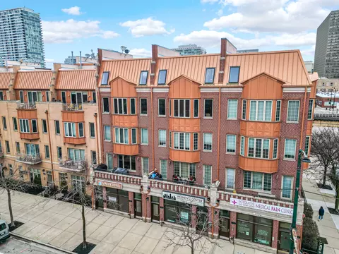 1935 S State St #3, Chicago, IL 60616