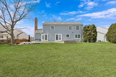 Exterior - 5806 Constitution Ave, Gurnee, IL 60031 photo 7 of 13