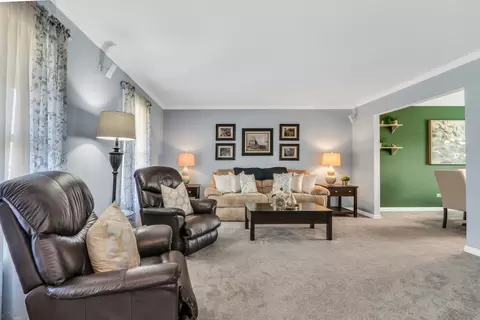 Living - 5806 Constitution Ave, Gurnee, IL 60031 photo 1 of 8