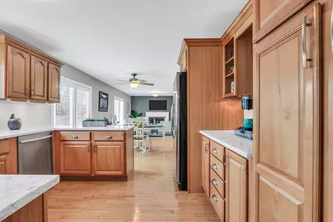 Kitchen - 5806 Constitution Ave, Gurnee, IL 60031 photo 1 of 4