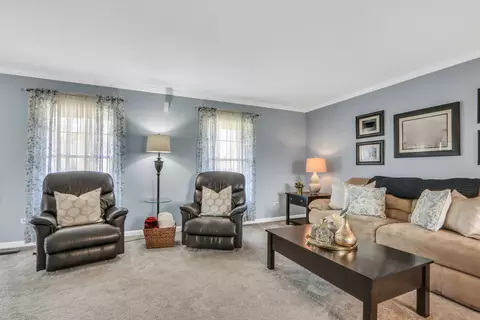 Living - 5806 Constitution Ave, Gurnee, IL 60031 photo 2 of 8