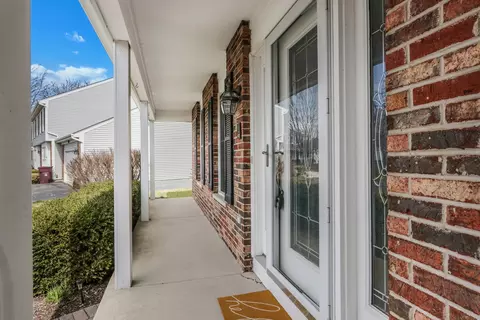 Exterior - 5806 Constitution Ave, Gurnee, IL 60031 photo 3 of 13