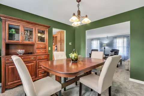 Dining - 5806 Constitution Ave, Gurnee, IL 60031 photo 2 of 6
