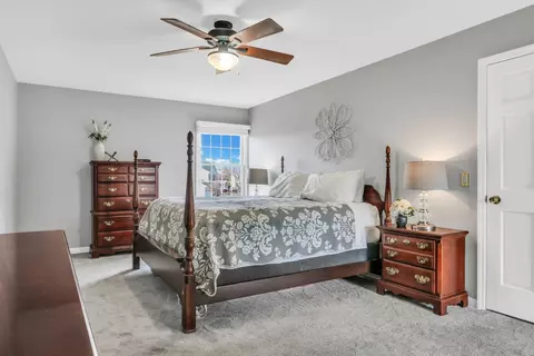 Bedroom - 5806 Constitution Ave, Gurnee, IL 60031 photo 1 of 5