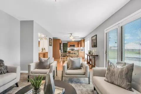 Living - 5806 Constitution Ave, Gurnee, IL 60031 photo 8 of 8